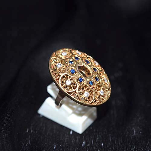 6 Carat Gold Plated Blue and White Crystal Floral Motif Cocktail Ring