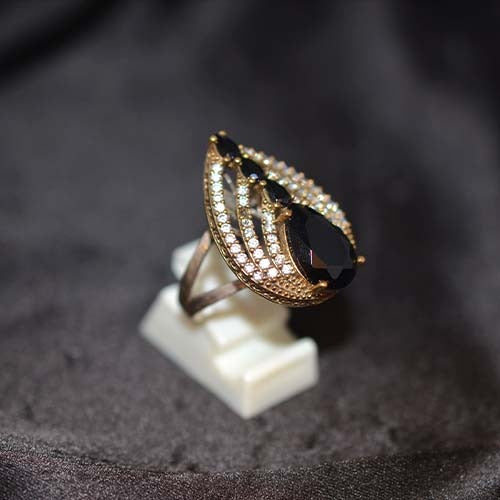 6 Carat Gold Plated Black Onyx Wave Teardrop Ring