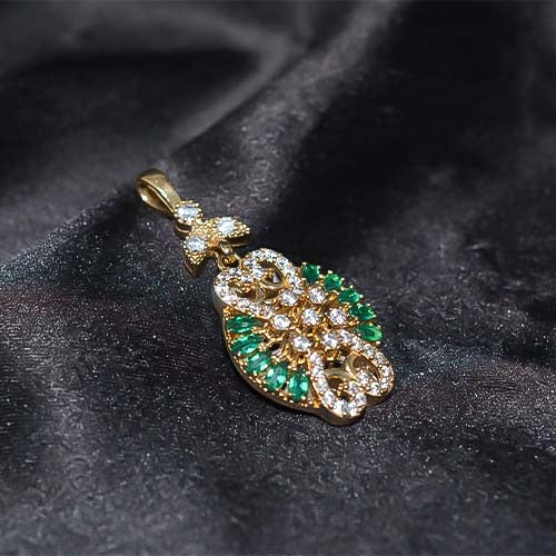 6 Carat Gold Plated Green Onyx Swirl Cluster Pendant