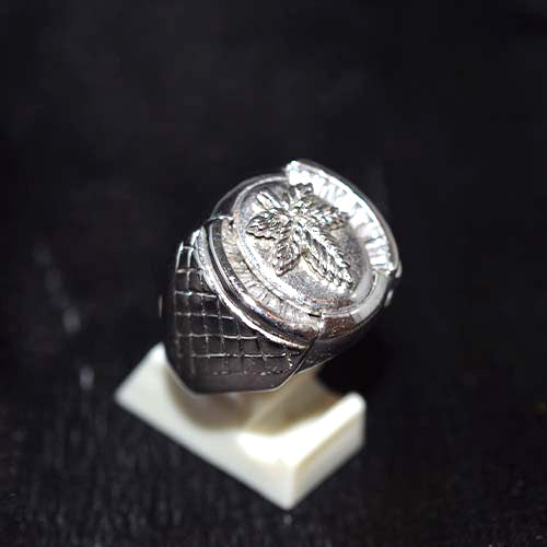 925 Sterling Silver Leaf Medallion Signet Ring