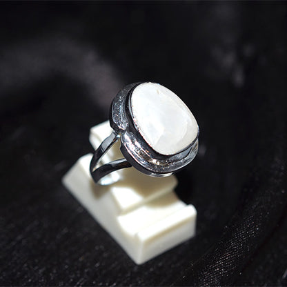 925 Sterling Silver Teardrop Mother of Pearl Double Band Ring