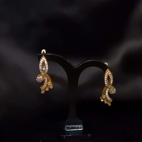 6 Carat Gold Plated Crystal Embellished Drop Earrings
