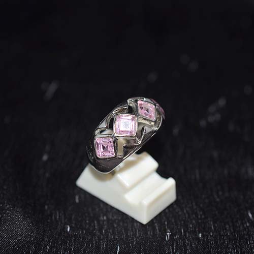 925 Sterling Silver Pink Cubic Zirconia Chevron Pattern Ring