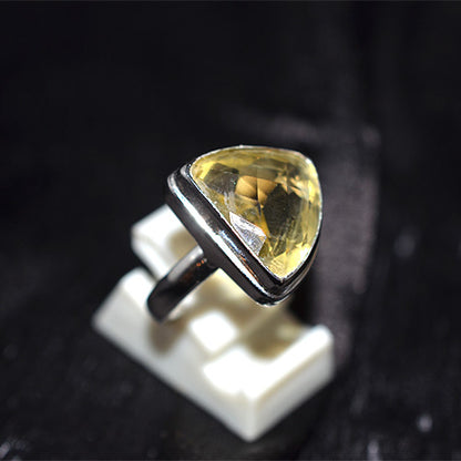 925 Sterling Silver Trillion Cut Lemon Quartz Bezel Ring