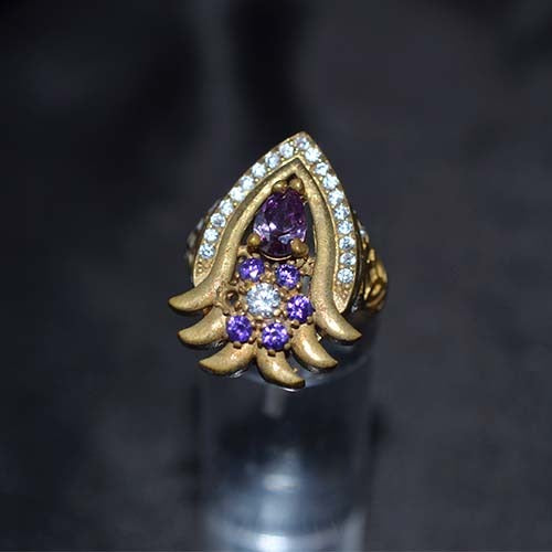 6 Carat Gold Plated Purple and White Wing Motif Ring