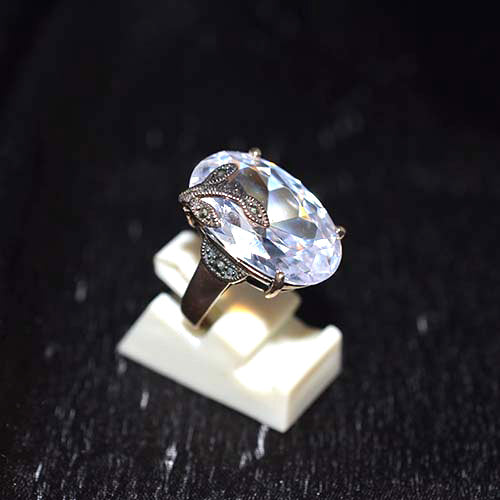 6-Carat-Gold-Plated Large Oval Crystal Ring with Marcasite Leaf Motif