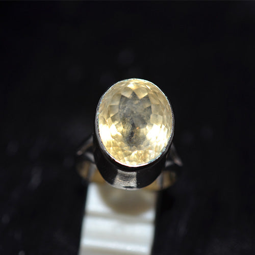 925 Sterling Silver Oval Lemon Quartz Cylindrical Bezel Ring