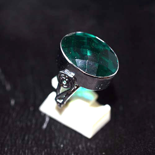 925 Sterling Silver Faceted Green Onyx Oval Ring with Swirl Shank