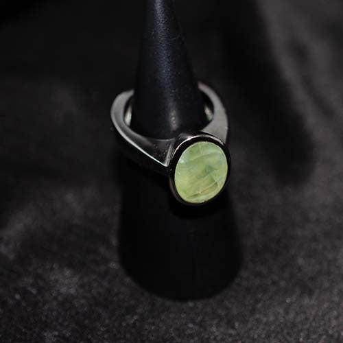 925 Sterling Silver Light Green Oval Ring