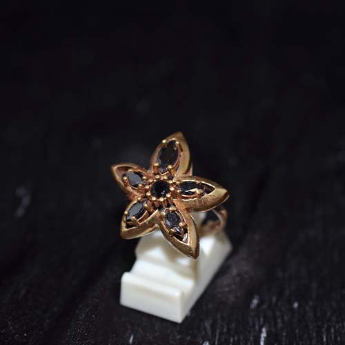 6 Carat Gold Plated Black Onyx Flower Motif Ring
