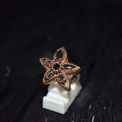 6 Carat Gold Plated Black Onyx Flower Motif Ring