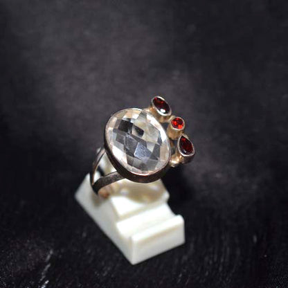 925 Sterling Silver Faceted Clear Quartz and Garnet Three Stone Accent Ring