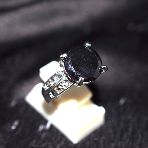925 Sterling Silver Round Black Spinel Ring with Pave Shank