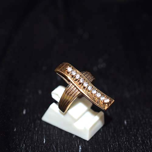 6 Carat Gold Plated White Zirconia Crossover Band Ring