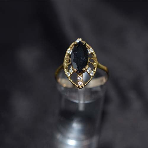 6 Carat Gold Plated Black and White Marquise Motif Ring