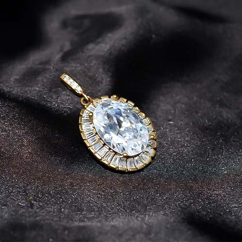 6 Carat Gold Plated White Crystal Oval Pendant