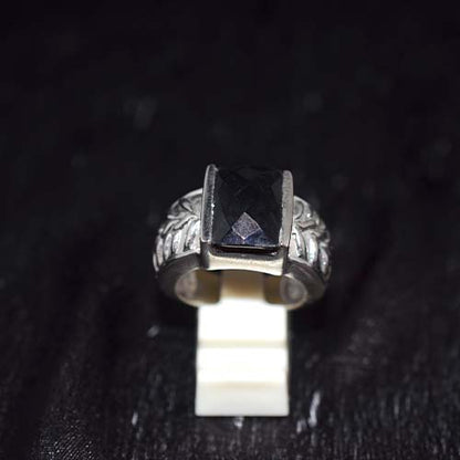 925 Sterling Silver Black Onyx Square Ring with Leaf Carved Band