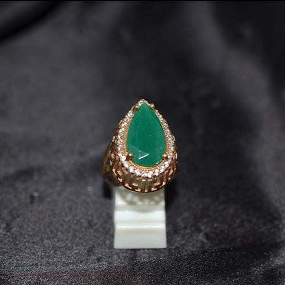 6 Carat Gold Plated Green Onyx Greek Key Teardrop Ring