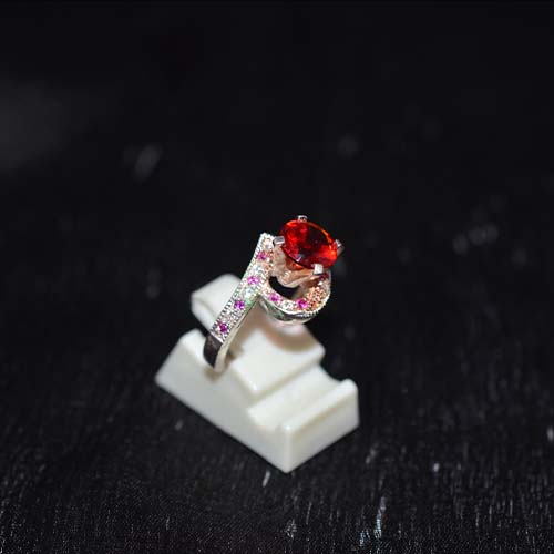 925 Sterling Silver Red Gemstone Swirled Band Ring