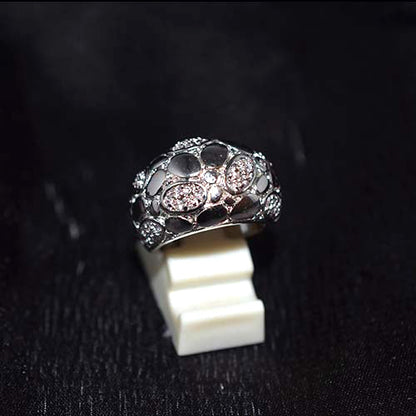 925 Sterling Silver Cubic Zirconia Pebble Motif Dome Ring