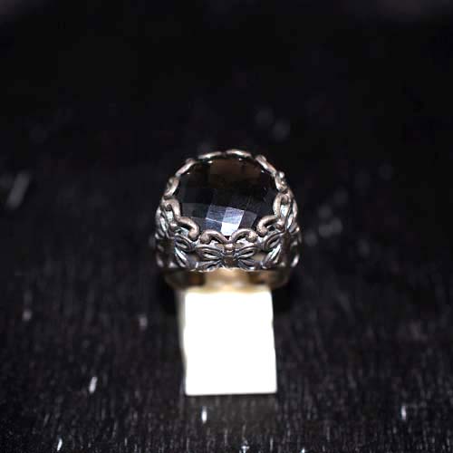 925 Sterling Silver Faceted Black Gemstone Ring with Floral Cutout Band