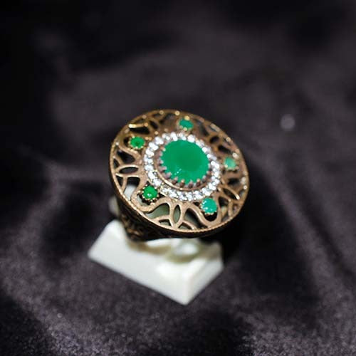 6 Carat Gold Plated Green Onyx Filigree Round Ring