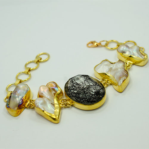 6 Carat Gold Plated Black Gemstone and Pearl Link Bracelet