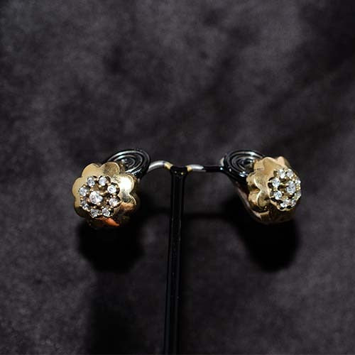 6 Carat Gold Plated White Crystal Flower Stud Earrings