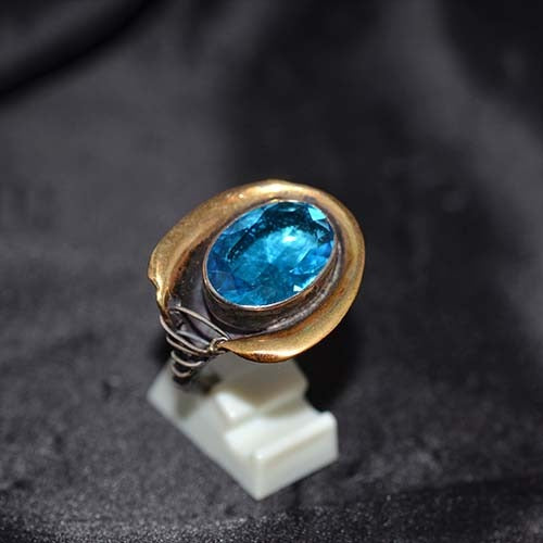 6 Carat Gold Plated Blue Topaz Abstract Ring