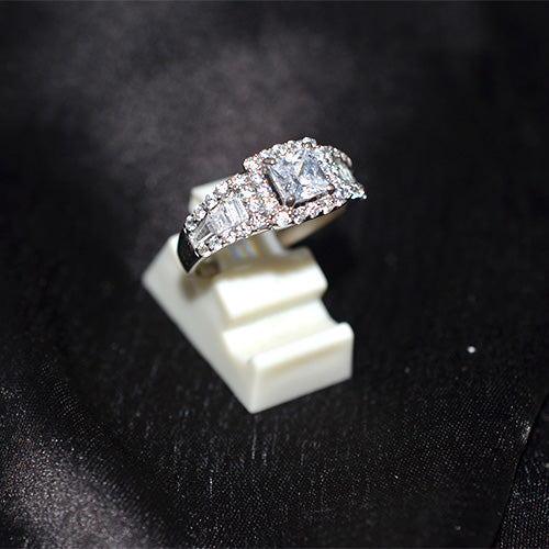 925 Sterling Silver Halo Princess Cut Cubic Zirconia Ring