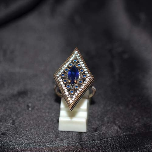 6 Carat Gold Plated Blue Sapphire Diamond Motif Ring