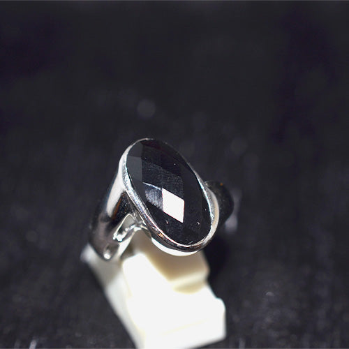 925 Sterling Silver Faceted Oval Black Onyx Split Shank Ring