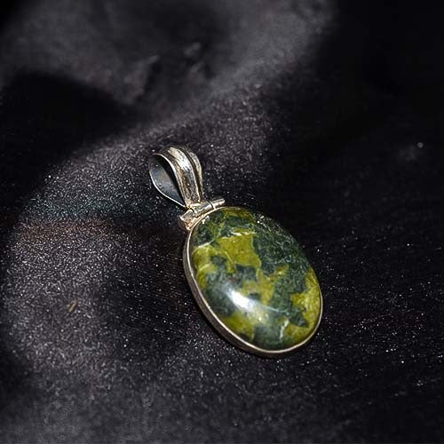 925 Sterling Silver Serpentine Oval Pendant