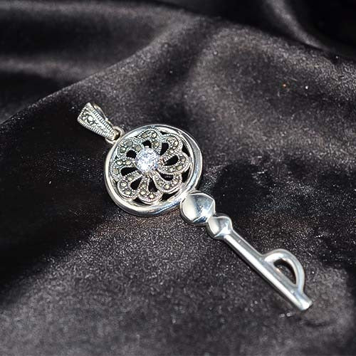925 Sterling Silver White Crystal Key Pendant