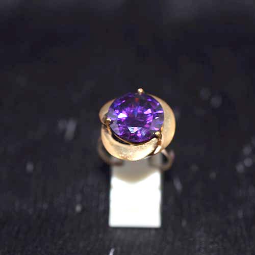 6 Carat Gold Plated Amethyst Modern Design Ring