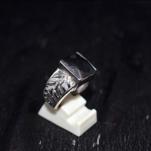 925 Sterling Silver Black Onyx Square Ring with Leaf Carved Band