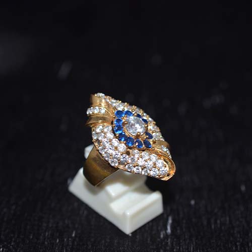 6 Carat Gold Plated Blue Floral Eye Motif Ring