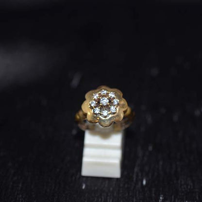 6 Carat Gold Plated Daisy Flower Cubic Zirconia Ring