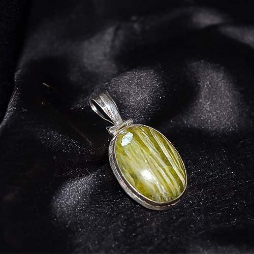 925 Sterling Silver Green Serpentine Striped Oval Pendant
