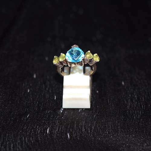 925 Sterling Silver Blue Topaz and Peridot Cluster Ring