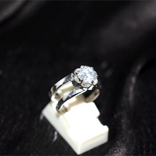 925 Sterling Silver Cubic Zirconia Floral Solitaire Ring