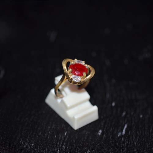 6 Carat Gold Plated Red Oval Floral Ring
