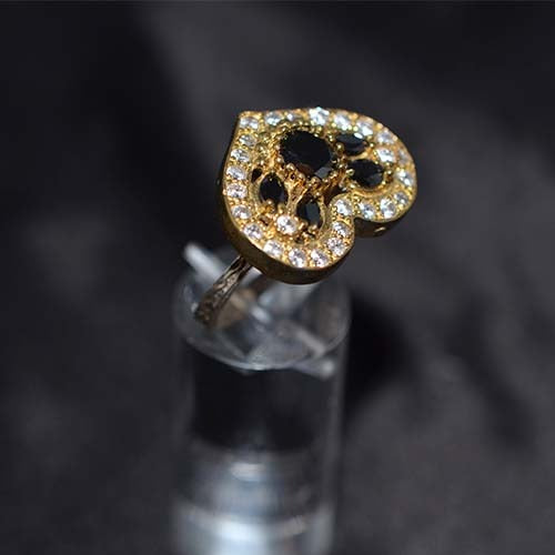 6 Carat Gold Plated White Crystal Heart Motif Ring