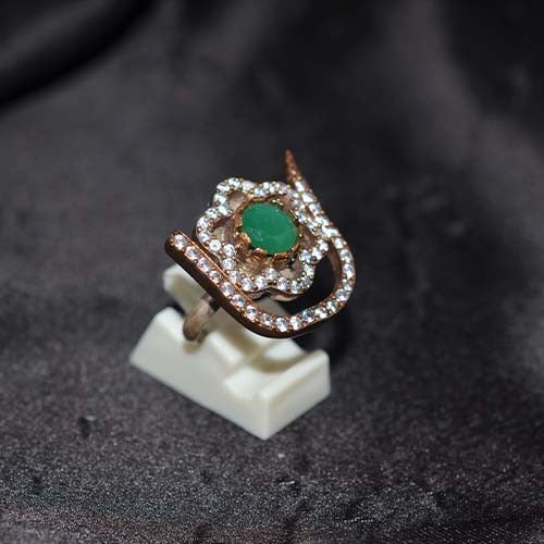 6 Carat Gold Plated Green Onyx Floral Paisley Ring