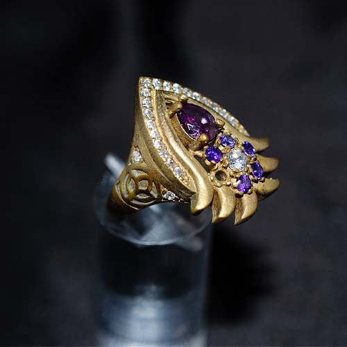 6 Carat Gold Plated Purple and White Wing Motif Ring