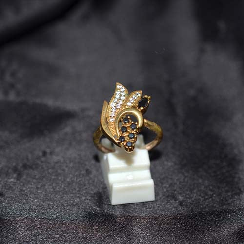 6 Carat Gold Plated Black Onyx Leaf Cluster Ring