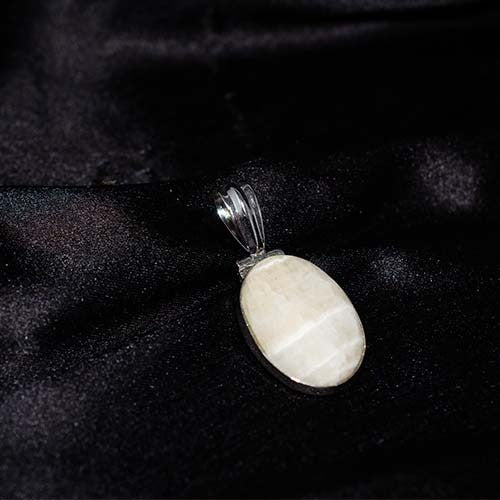 925 Sterling Silver White Moonstone Oval Pendant