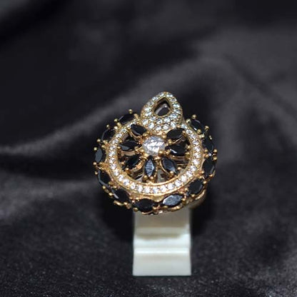 6 Carat Gold Plated Black Onyx Paisley Motif Ring
