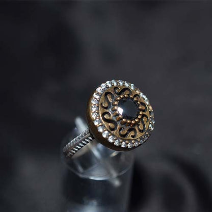 6 Carat Gold Plated Black and White Ornate Round Ring