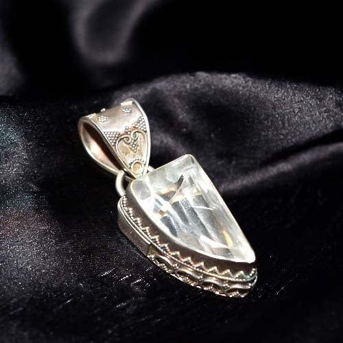 925 Sterling Silver Ornate Clear Quartz Pendant